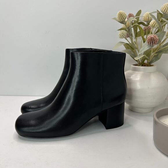 Vionic Sibley Leather Comfort Block Heel Ankle Boot Black Women's 8.5 NWOB FLAW - Picture 3 of 11